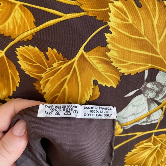 Hermès “L’Arbre de Soie” Carre 90 Silk Scarf - Picture 8 of 11